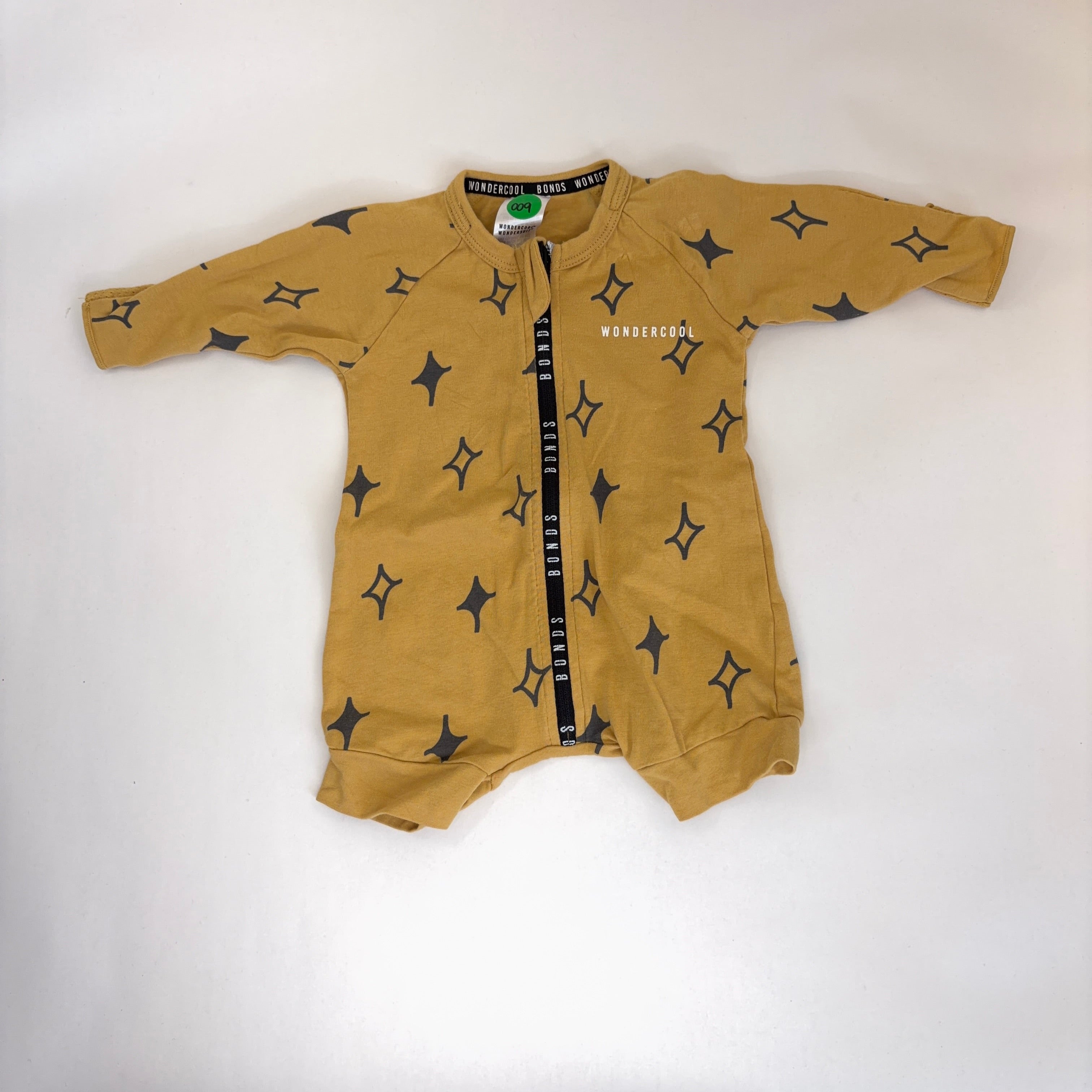 Bonds Wondercool Short Leg Diamonds Onesie - NB | 0000